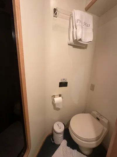 Poco Mas Yacht Photos Pics 