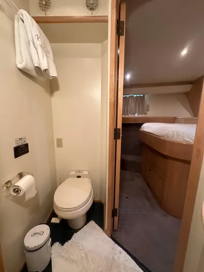 Poco Mas Yacht Photos Pics 