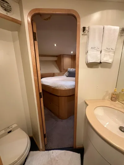 Poco Mas Yacht Photos Pics 