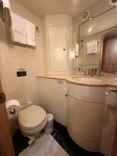 Poco Mas Yacht Photos Pics 