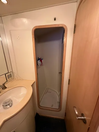 Poco Mas Yacht Photos Pics 