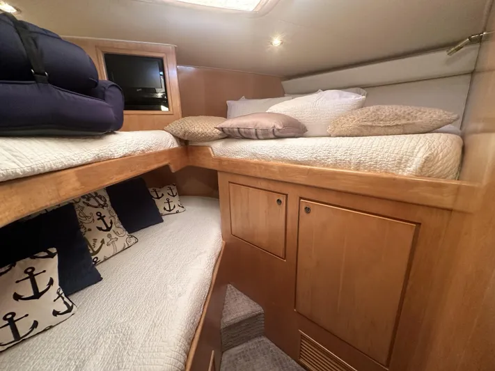 Poco Mas Yacht Photos Pics 