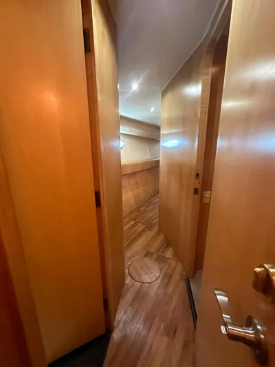 Poco Mas Yacht Photos Pics 