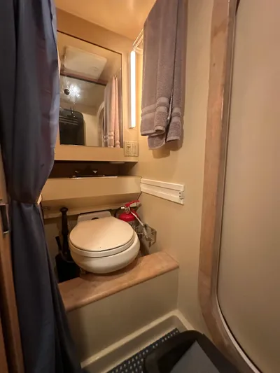 Poco Mas Yacht Photos Pics 