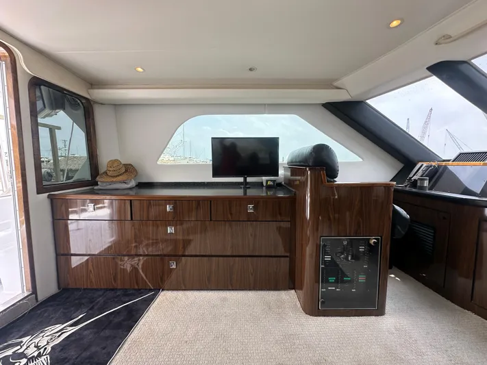 Poco Mas Yacht Photos Pics 