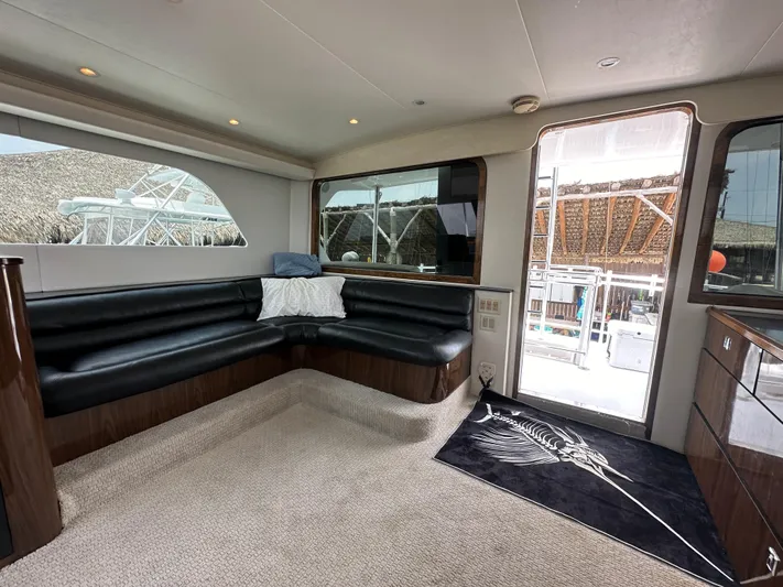 Poco Mas Yacht Photos Pics 