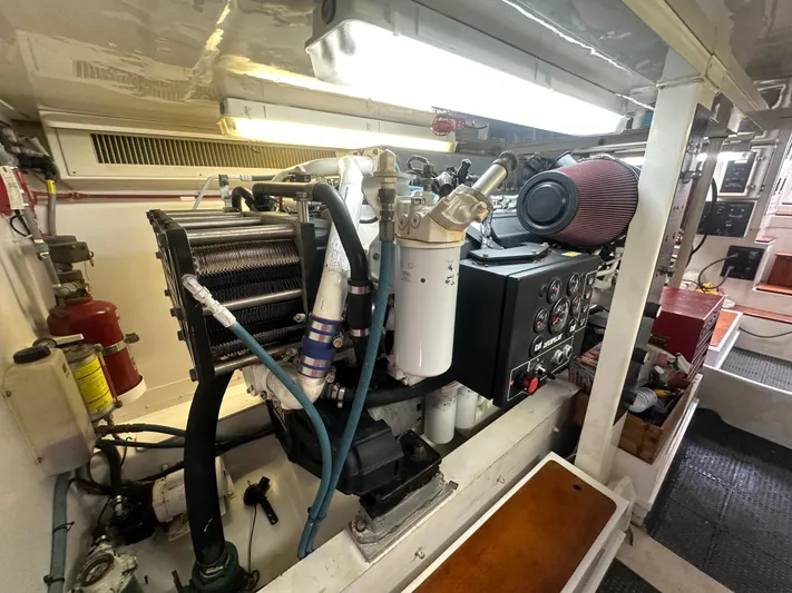 Poco Mas Yacht Photos Pics 