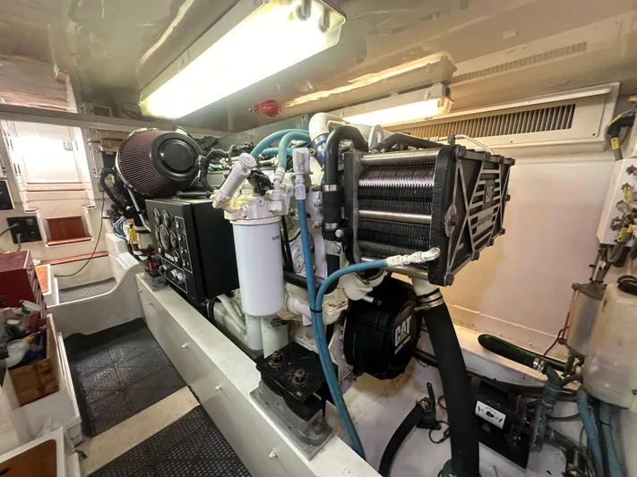 Poco Mas Yacht Photos Pics 