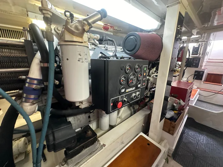 Poco Mas Yacht Photos Pics 