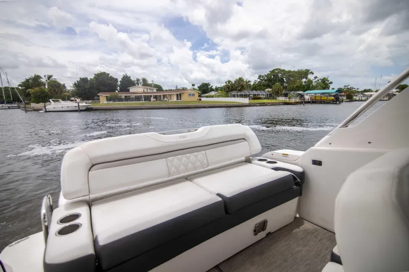 Karma Yacht Photos Pics Regal 33 Karma - Cockpit