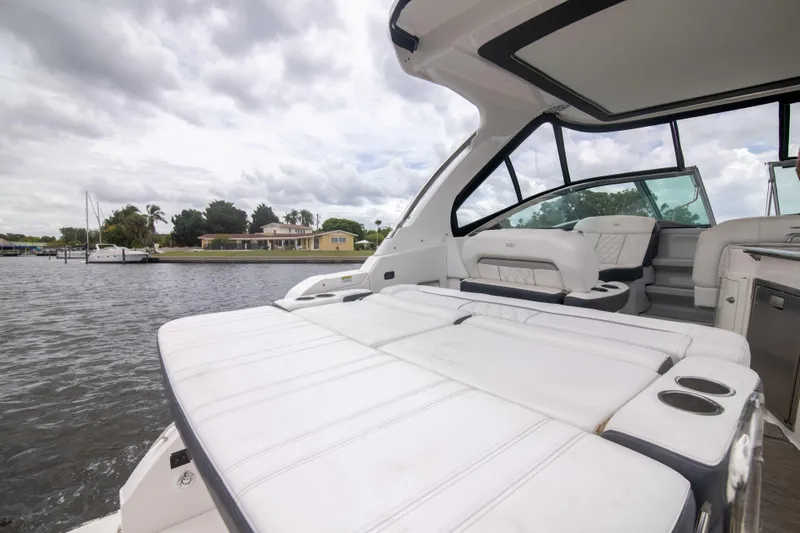 Karma Yacht Photos Pics Regal 33 Karma - Cockpit Sunpad