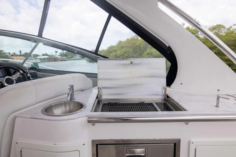 Karma Yacht Photos Pics Regal 33 Karma - Cockpit Wetbar / Sink