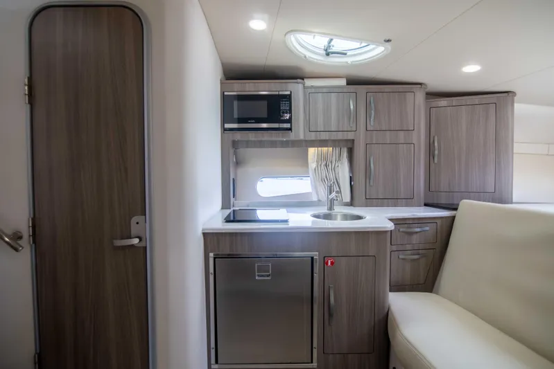 Karma Yacht Photos Pics Regal 33 Karma - Galley