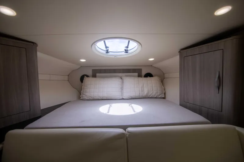 Karma Yacht Photos Pics Regal 33 Karma - Forward Berth