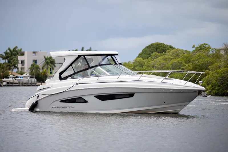 Karma Yacht Photos Pics Regal 33 Karma -  Profile