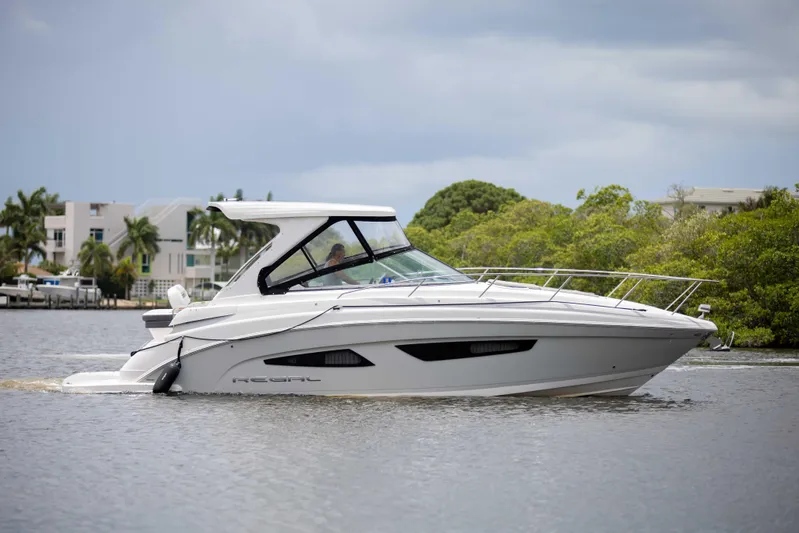 Karma Yacht Photos Pics Regal 33 Karma - Profile