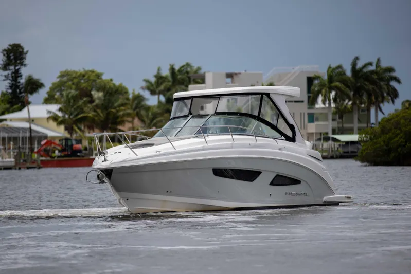 Karma Yacht Photos Pics Regal 33 Karma - Profile