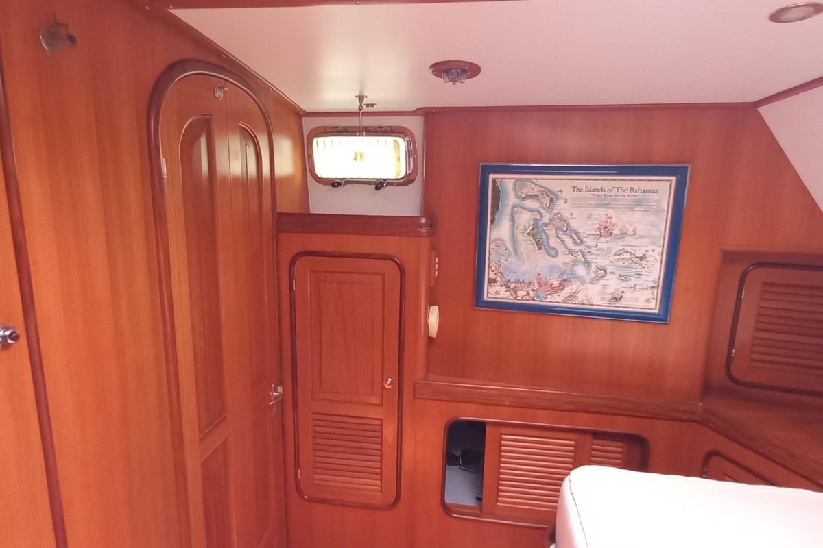 2004 Passport 47 