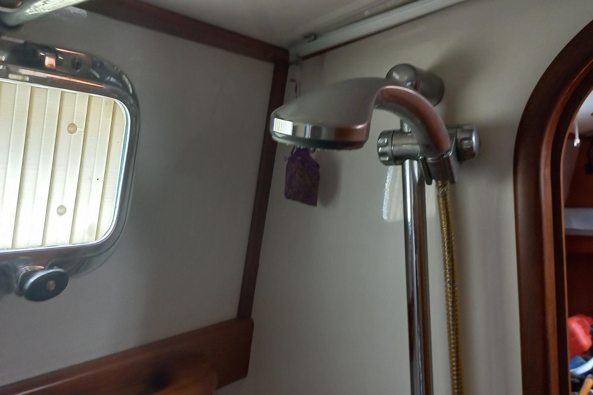 2004 Passport 47 
