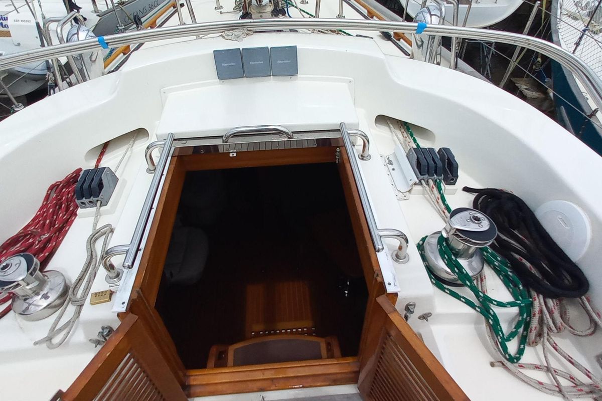 2004 Passport 47 