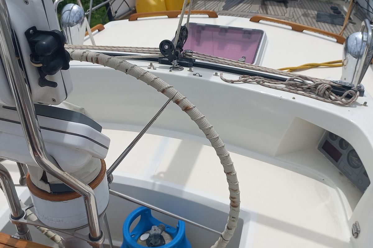 2004 Passport 47 
