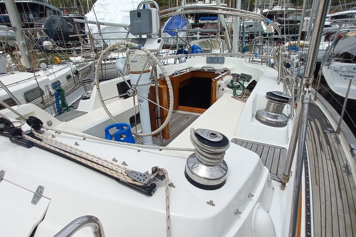 2004 Passport 47 
