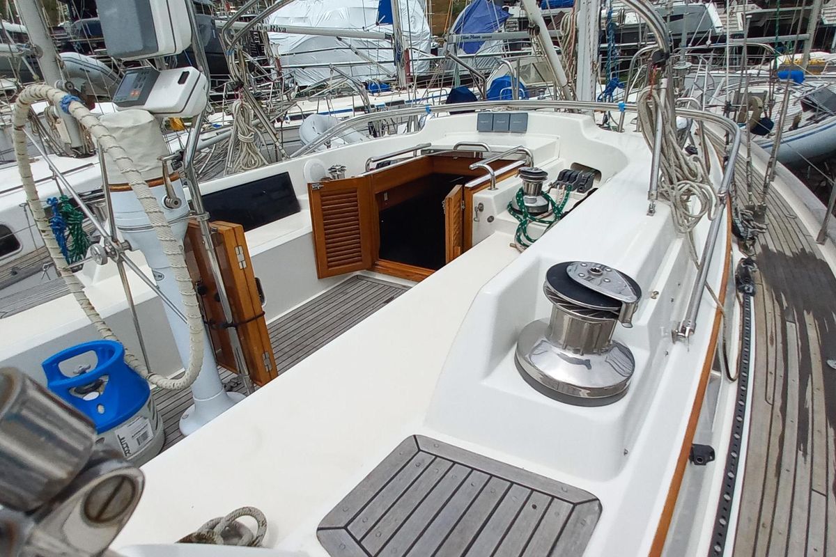 2004 Passport 47 