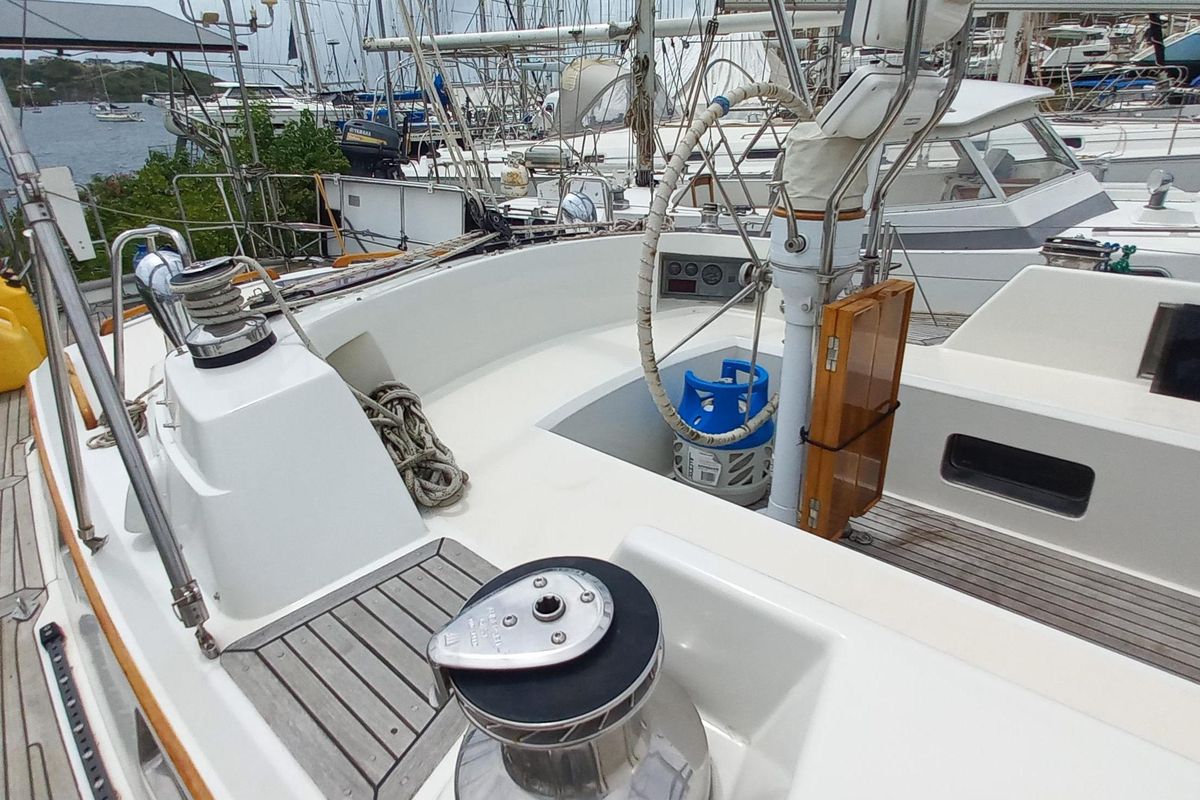 2004 Passport 47 