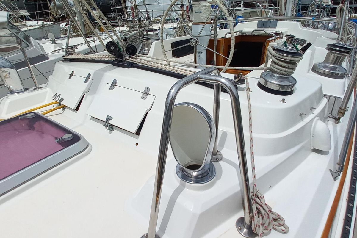 2004 Passport 47 