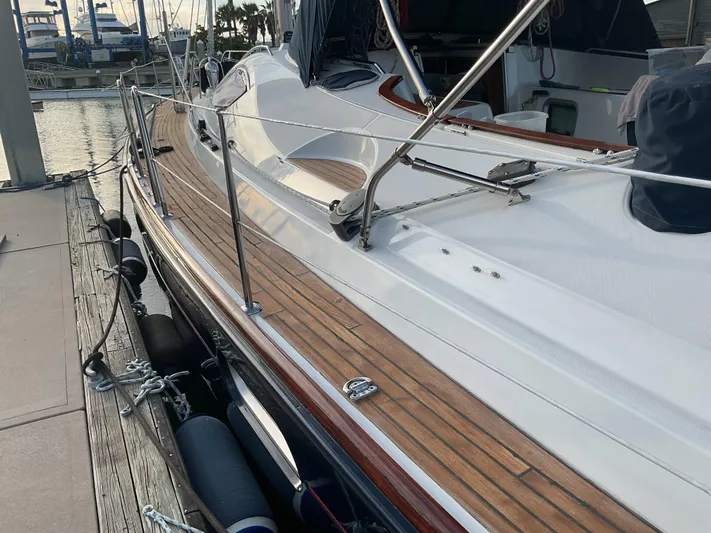 Zulu Yacht Photos Pics 