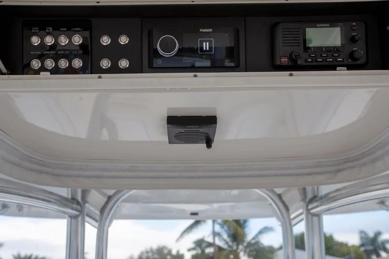 Bandit Yacht Photos Pics 2018 Jupiter 38 FS boat dashboard with control panel and radio equipment.