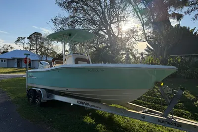 Pioneer 220 Bay Sport