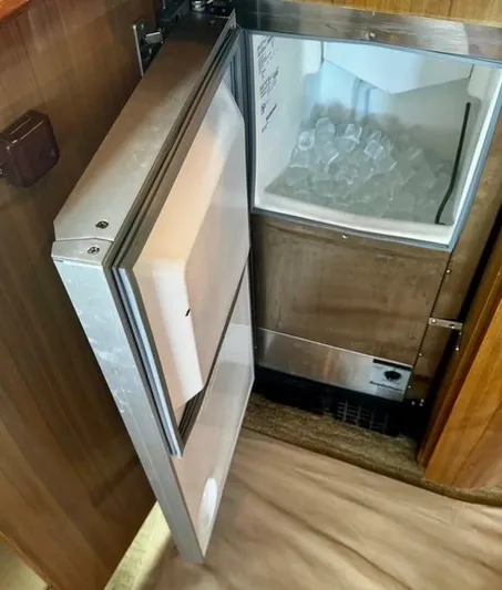 Liquid Gold Yacht Photos Pics 2005 Viking 74 Convertible 'Liquid Gold'