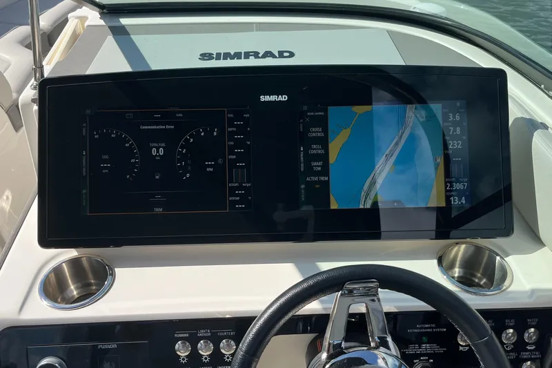 Lowest Priced 280slx In Mint Condition Yacht Photos Pics Dashboard of 2021 Sea Ray SLX 280 with Simrad navigation display.