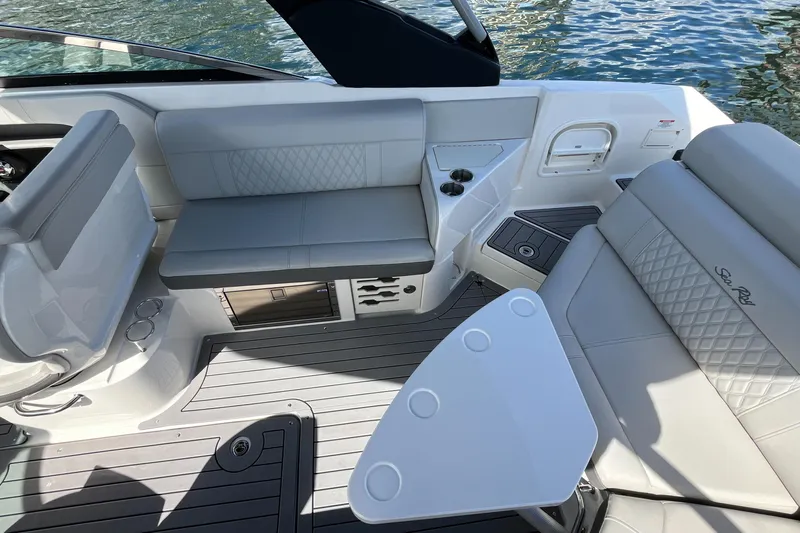 Lowest Priced 280slx In Mint Condition Yacht Photos Pics 2021 Sea Ray SLX 280 boat interior with luxurious seating and modern design.