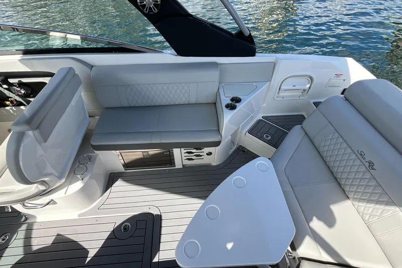 Lowest Priced 280slx In Mint Condition Yacht Photos Pics 2021 Sea Ray SLX 280 boat interior with luxurious seating and modern design.