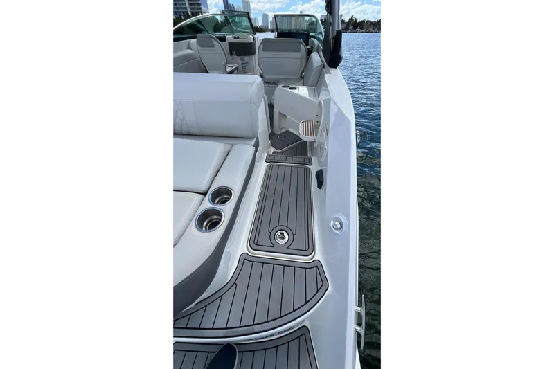 Lowest Priced 280slx In Mint Condition Yacht Photos Pics 2021 Sea Ray SLX 280 boat interior with sleek seating and cup holders.