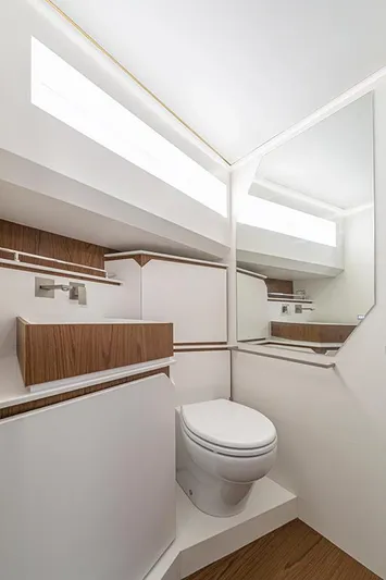  Yacht Photos Pics Manufacturer Provided Image