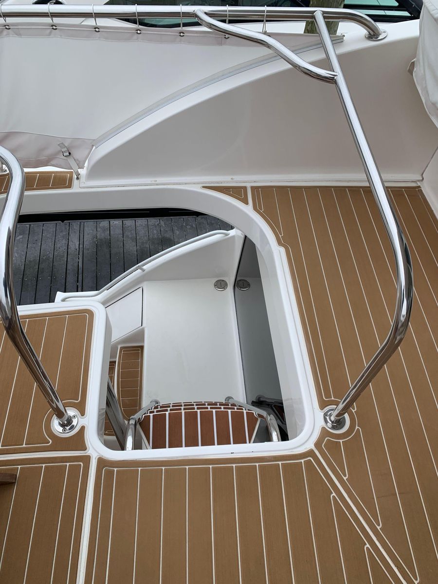 2004 Ocean Yachts 57 