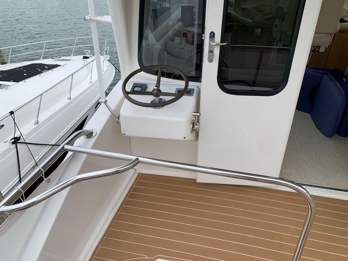 2004 Ocean Yachts 57 