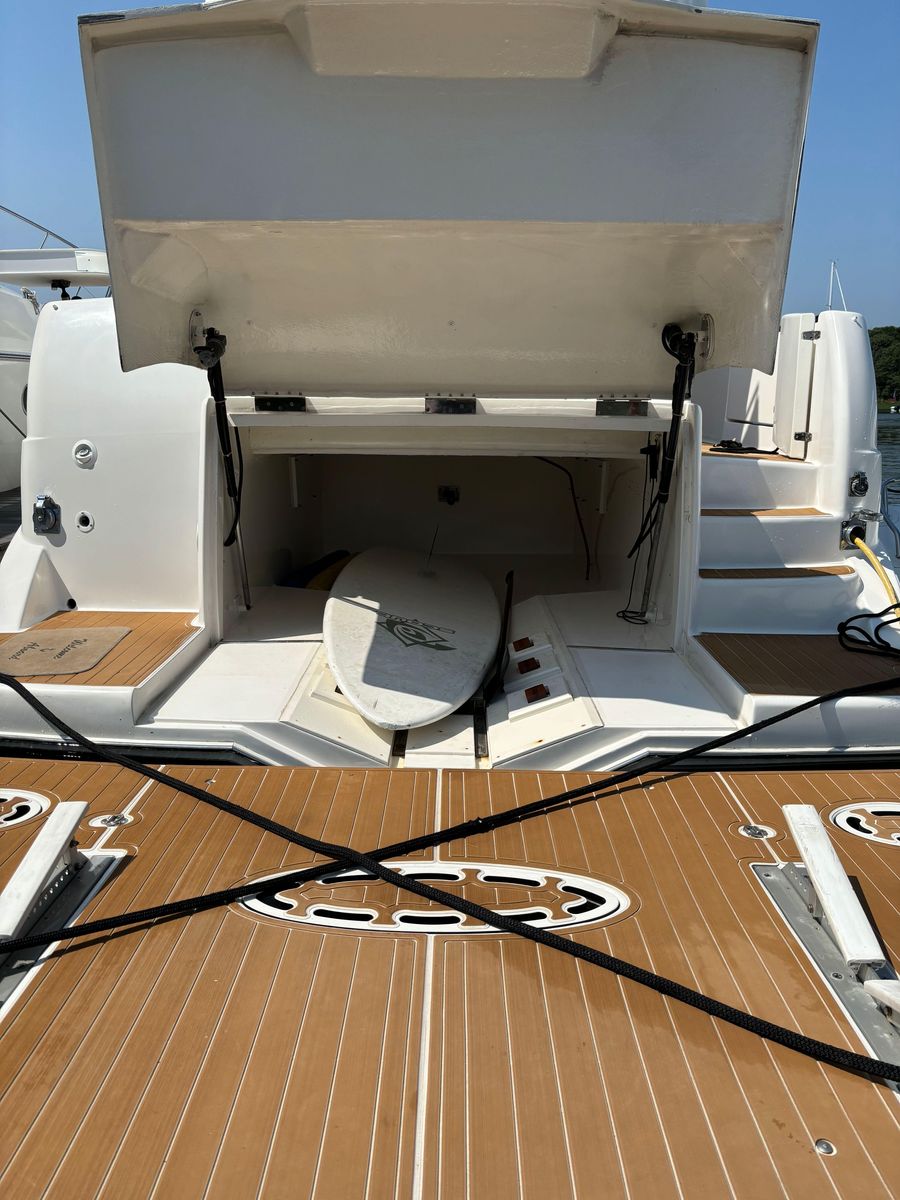 2004 Ocean Yachts 57 
