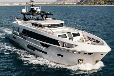 2022 Bering 92