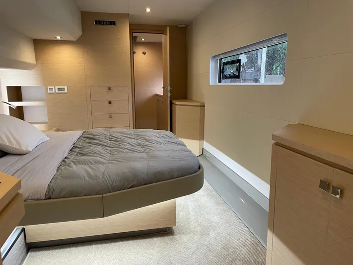 Fina Yacht Photos Pics Luxurious bedroom interior of 2020 Fountaine Pajot MY 44 yacht with modern design.