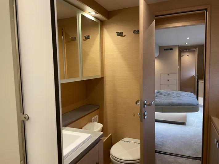 Fina Yacht Photos Pics Interior of 2020 Fountaine Pajot MY 44 yacht, featuring a bathroom and bedroom.