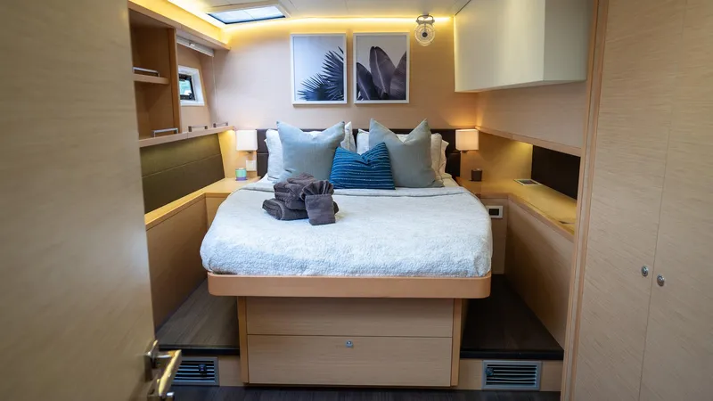 Respite At Sea Yacht Photos Pics Port Aft Guest Cabin
