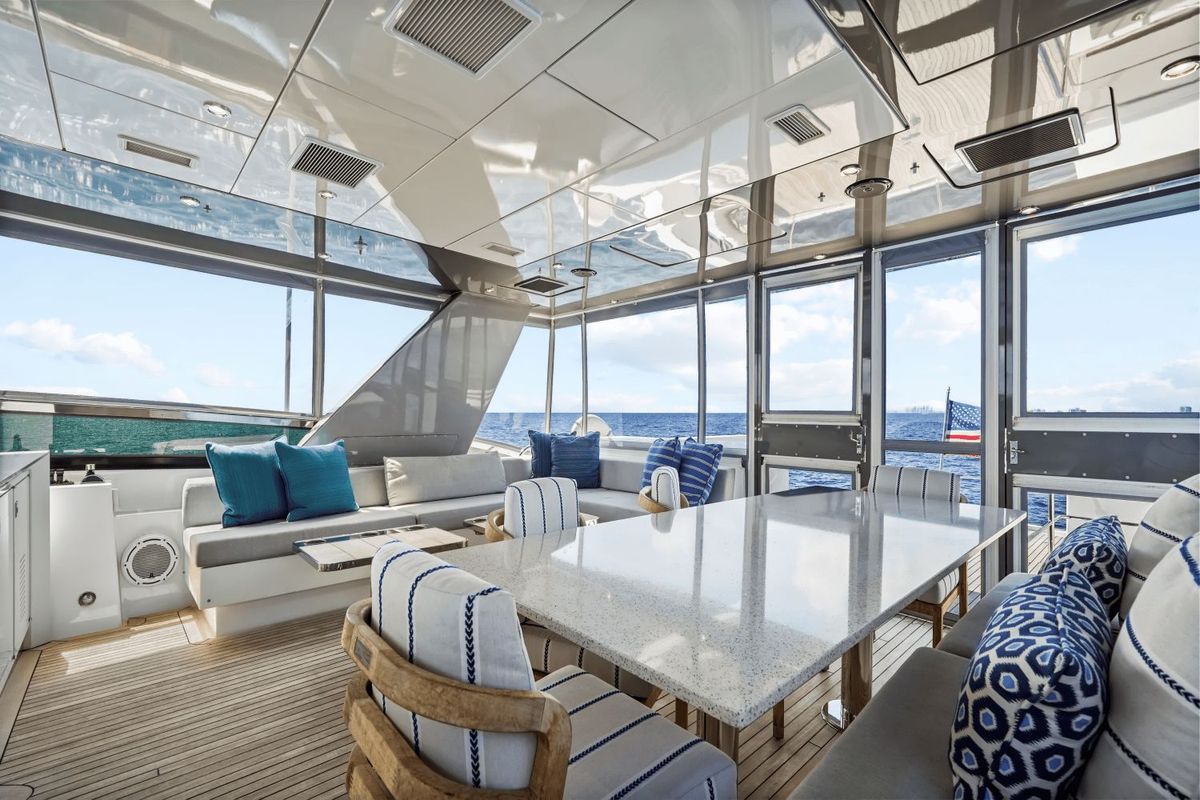 2019 Hatteras 91 
