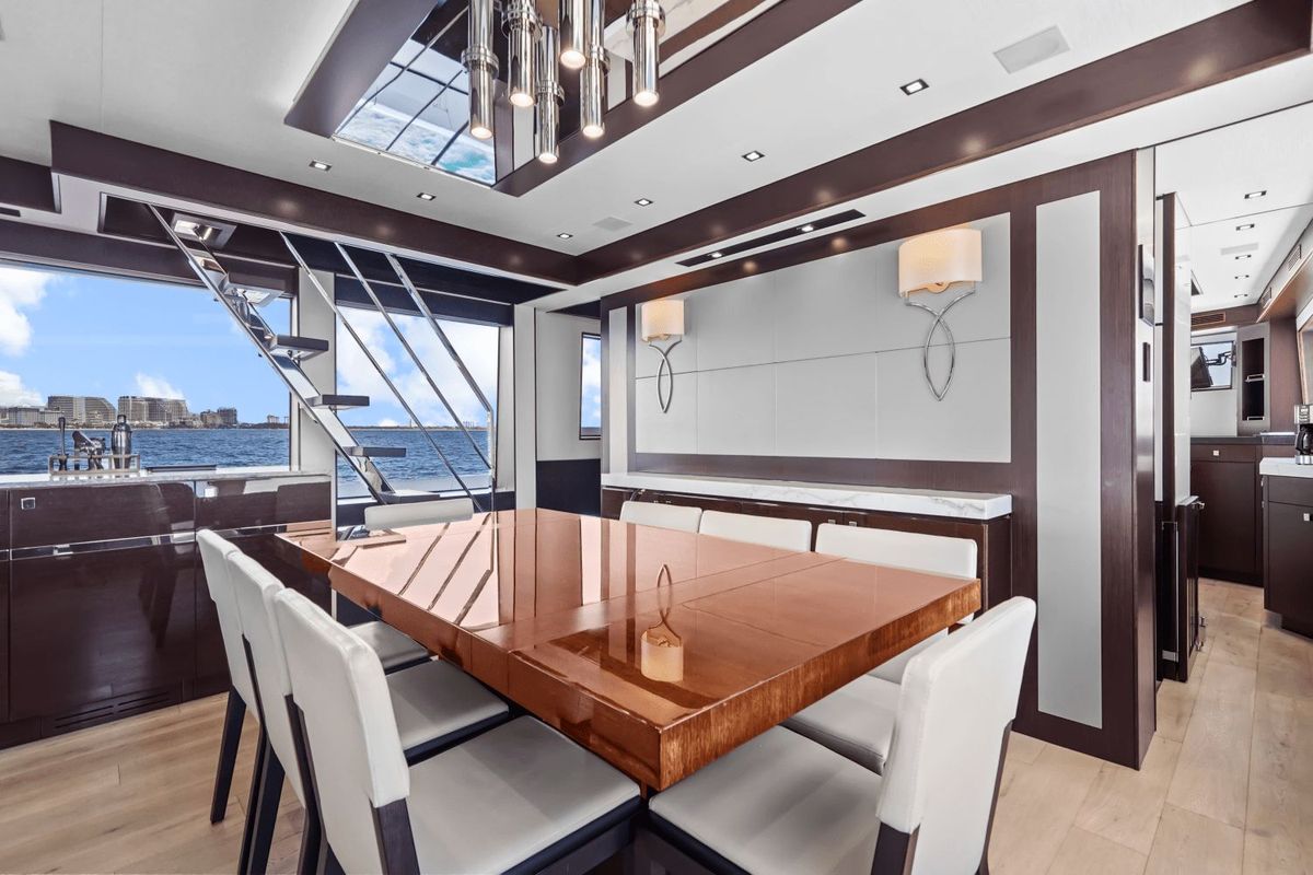 2019 Hatteras 91 