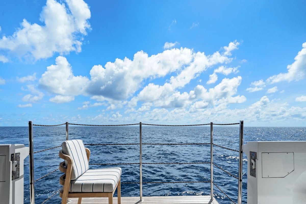2019 Hatteras 91 