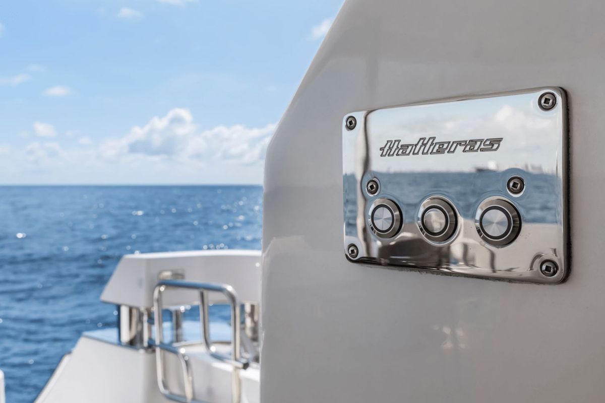 2019 Hatteras 91 