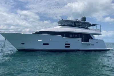 Hatteras M90 Panacera